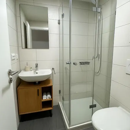 Allgaeu - Innenstadt, Schlafzimmer, Kueche, Parkplatz Moeglich, Dachterrasse Apartament *