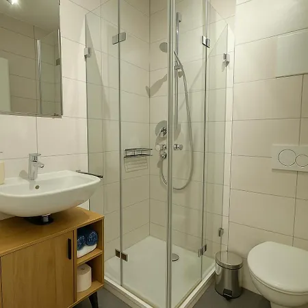 Allgaeu - Innenstadt, Schlafzimmer, Kueche, Parkplatz Moeglich, Dachterrasse * Kempten