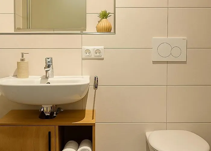 Allgaeu - Innenstadt, Schlafzimmer, Kueche, Parkplatz Moeglich, Dachterrasse * Kempten