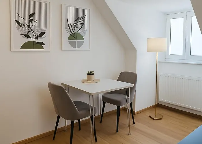 Allgaeu - Innenstadt, Schlafzimmer, Kueche, Parkplatz Moeglich, Dachterrasse Kempten