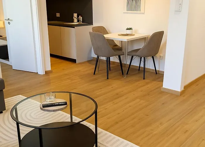 Allgaeu - Innenstadt, Schlafzimmer, Kueche, Parkplatz Moeglich, Dachterrasse Apartamento *