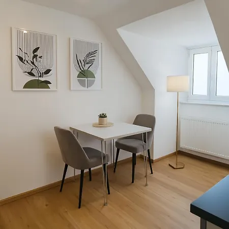 Allgaeu - Innenstadt, Schlafzimmer, Kueche, Parkplatz Moeglich, Dachterrasse 켐프텐
