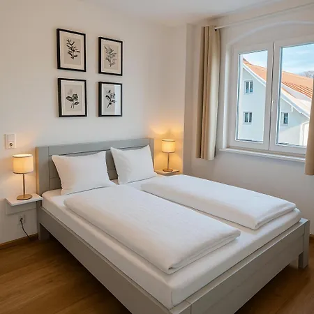 Allgaeu - Innenstadt, Schlafzimmer, Kueche, Parkplatz Moeglich, Dachterrasse Kempten