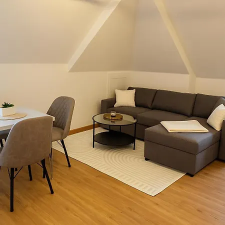 Allgaeu - Innenstadt, Schlafzimmer, Kueche, Parkplatz Moeglich, Dachterrasse Apartamento *