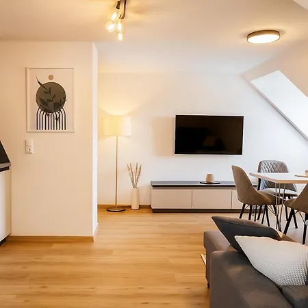 Allgaeu - Innenstadt, Schlafzimmer, Kueche, Parkplatz Moeglich, Dachterrasse 公寓 肯普滕