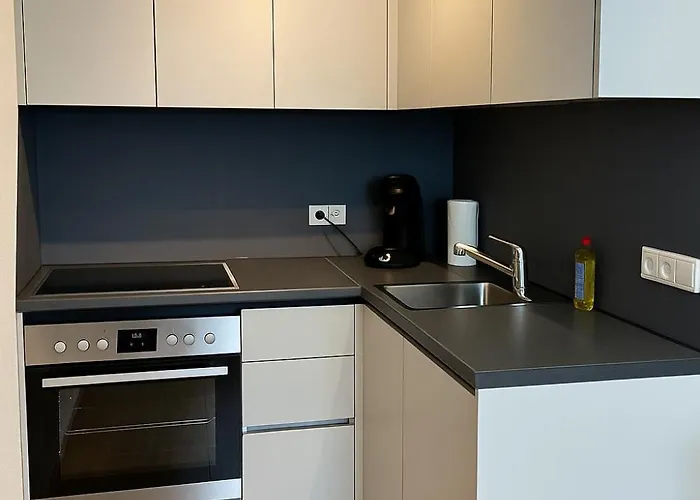 Allgaeu - Innenstadt, Schlafzimmer, Kueche, Parkplatz Moeglich, Dachterrasse كمبتن